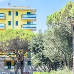 Costa Del Sol 公寓